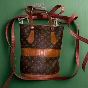 Louis Vuitton Monogram vintage bucket bag EUC!